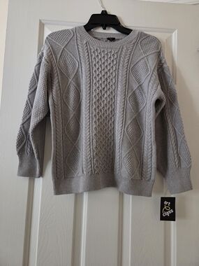 The Classic Cable Knit Crewneck Sweater - Light Gray